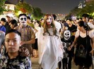 'Ma, quỷ' tràn ngập đường phố trong đêm Halloween