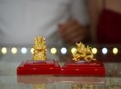 Độc đáo: ‘Săn’ linh vật trâu vàng ngày vía Thần Tài