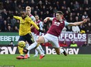 Hàng công bế tắc, xà ngang 'cứu' thua cho Arsenal phút cuối