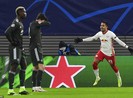 Hàng thủ chơi dưới sức, Man. United chia tay Champions League