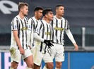 Juventus áp sát Top 4, AC Milan giữ vững ngôi đầu