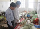 Say rượu, tự dùng dao đâm thủng gan