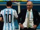 Hoan hô hai HLV Argentina và Hà Lan