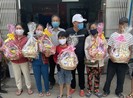 250 phần quà trao cho người ở trọ không về quê ăn tết