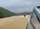 Vượt dòng lũ dữ đưa thi thể công nhân Rào Trăng 3 ra ngoài