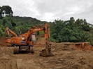 Quảng Trị: Cấm đường theo khung giờ để khắc phục sạt lở núi