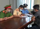 Một 'xe ké' Huế - Đà Nẵng chở khách khi hết hạn kiểm định