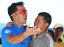 Lê Văn Duẩn nổi nóng vì bị tước giải thưởng dọc đường