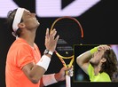 Lật đổ Nadal, Tsitsipas chạm đến “niết bàn”