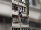 Hồi hộp giải cứu bé năm tháng tuổi bị cha say xỉn dọa giết