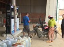 Nguy cơ cháy nổ từ việc mua xăng dầu tích trữ