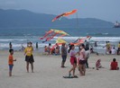 Đà Nẵng: Người dân tấp nập ra biển trong dịp nghỉ lễ