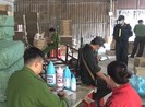 Bắt quả tang cơ sở sản xuất dung dịch tẩy rửa vệ sinh giả