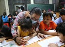 Lớp học 'ngoại Thủy' của trẻ em nghèo