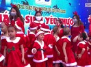 Video: Bệnh nhi ung thư quên đau múa hát mừng Giáng sinh