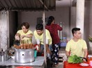 Lê Dương Bảo Lâm cùng Will thưởng thức dặc sản Sóc Trăng