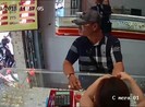 Mang USD đến tiệm vàng ở TP.HCM vờ mua rồi giật chạy
