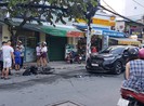 Ô tô tông 3 xe máy ở Bình Thạnh, nhiều người bị thương