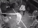 Bình Thạnh: Xông vào nhà hỗn chiến vì xe máy chắn lối ô tô