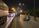 Chạy xe máy vào làn ô tô, người đàn ông chết thảm