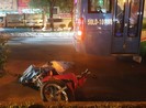 Nam thanh niên bị xe buýt cán tử vong trong làn ô tô