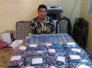 Bắt quả tang nam thanh niên bán pháo lậu trước cổng chùa