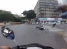 Clip hình sự đặc nhiệm truy đuổi cướp giật như phim trên đường