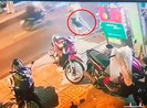 Mang dao sang 'hỏi thăm' hàng xóm vì loa kẹo kéo