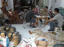 Vụ sản xuất phụ tùng xe máy giả: 2 người bị bắt khẩn cấp
