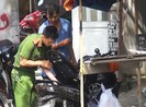 Bị đạp vào bụng, chạy vào bếp lấy dao đâm chết người