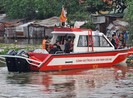 Cô gái trẻ nhảy cầu Chữ Y trong ngày 29 Tết
