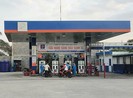 Công an kiểm tra cây xăng có nhân viên gian lận