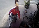 Bị giật điện thoại 34 triệu khi ngồi cà phê vỉa hè