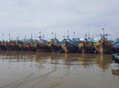 Kêu gọi tàu thuyền thoát ra vùng áp thấp