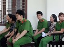 Bị cáo bất ngờ yêu cầu thay kiểm sát viên, tòa phải hội ý