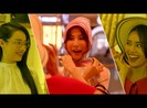 Video: Lan Ngọc, Nhã Phương, Diễm My 9X hội ngộ trong ‘1990’