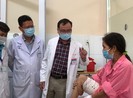 Video: Người phụ nữ mang khối u 19kg được hỗ trợ phẫu thuật