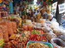 Tràn lan bánh mứt, thực phẩm không nhãn mác ở các chợ