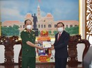 Bí thư Nguyễn Văn Nên thăm và chúc Tết các đơn vị quân đội
