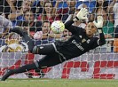 Thủ môn Real Madrid bật khóc nức nở vì không thể tới M.U