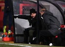Man City suýt bị loại, Guardiola bị chế giễu