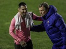 Koeman giận dữ đòi đuổi việc người gây tổn hại cho Messi