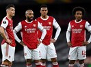 Cần ai đó đấm vào mặt… cầu thủ Arsenal
