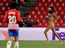 Dư âm trận MU - Granada: 14 giờ lẩn trốn của fan cuồng