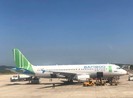 Khách mở cửa thoát hiểm, Bamboo Airways trễ bay hàng loạt