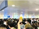 Ùn tắc kinh hoàng tại khu soi chiếu sân bay Tân Sơn Nhất