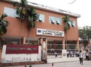 Ném vở học sinh, cô giáo 'im như thóc' lại bị đình chỉ