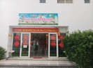 Vô tình xô bạn té, bé trai 5 tuổi bị bêu xấu, buộc chuyển lớp