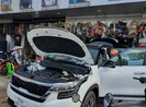 Dịch vụ làm đẹp ô tô rộn ràng phục vụ khách 'chơi' Tết