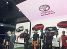 Mở màn 2021, doanh số ngành ô tô bất ngờ giảm một nửa